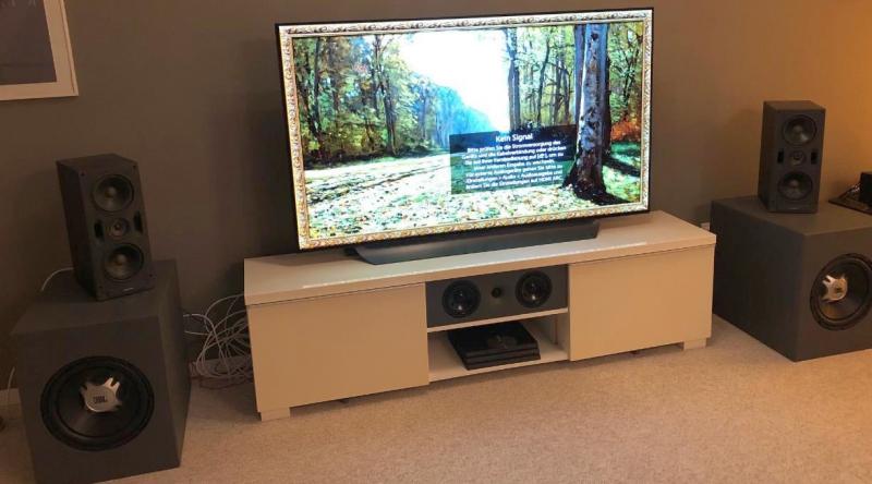 Klicke auf die Grafik für eine vergrößerte Ansicht

Name: tibor heimkino.jpg
Ansichten: 847
Größe: 45,5 KB
ID: 694690