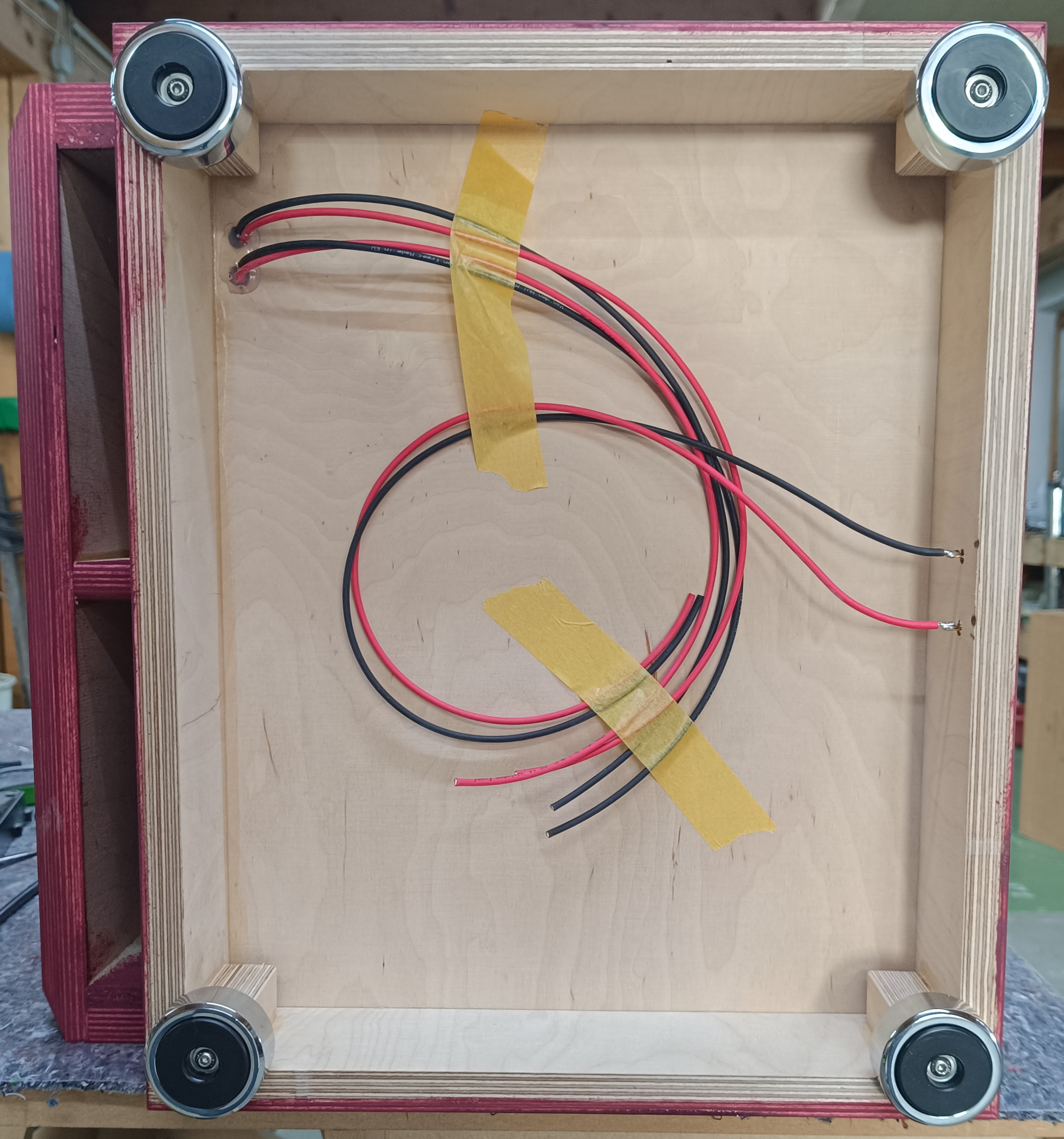 Klicke auf die Grafik für eine vergrößerte Ansicht

Name: Weichenfach mit Füßen.jpg
Ansichten: 562
Größe: 1,03 MB
ID: 722362