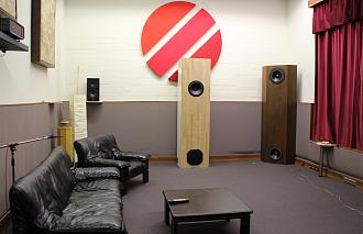 Klicke auf die Grafik für eine vergrößerte Ansicht

Name: TL-Sub 30 im Hörraum 150922a.jpg
Ansichten: 942
Größe: 446,4 KB
ID: 707363