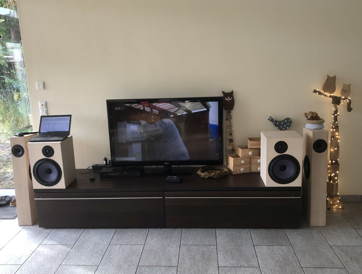 Klicke auf die Grafik für eine vergrößerte Ansicht

Name: IMG_2007.jpg
Ansichten: 546
Größe: 261,1 KB
ID: 705894