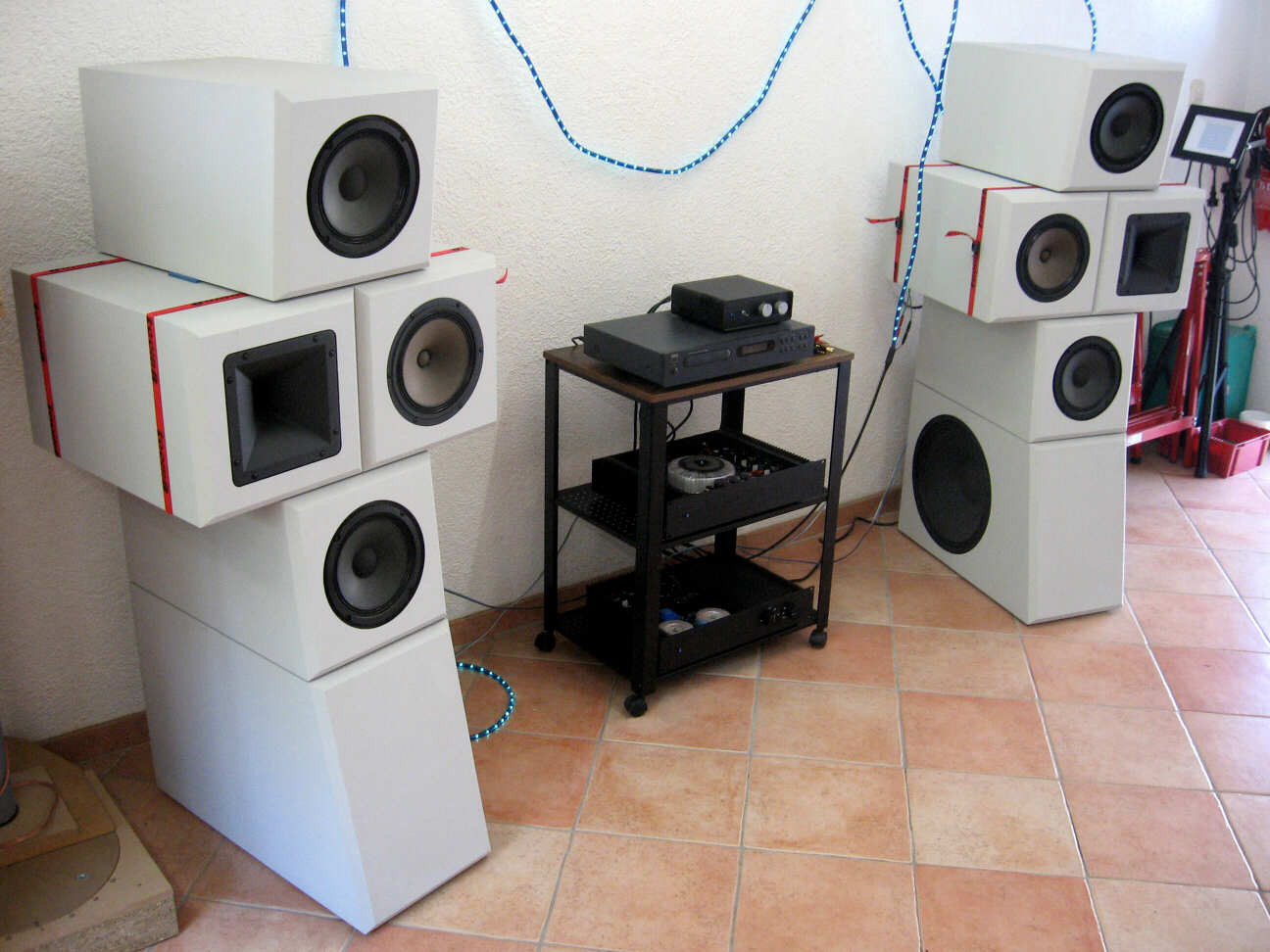 Klicke auf die Grafik für eine vergrößerte Ansicht

Name: tripic_16.JPG
Ansichten: 437
Größe: 208,7 KB
ID: 701832